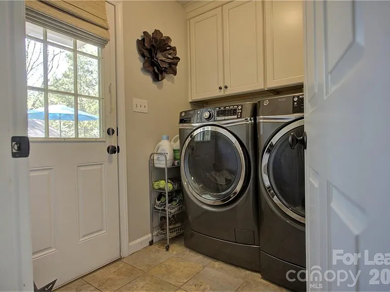 3806 Bridgewood Ln — Photo 10