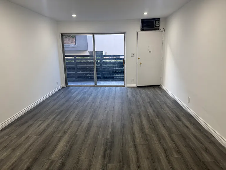 807 N Alfred St #2 — Photo 21