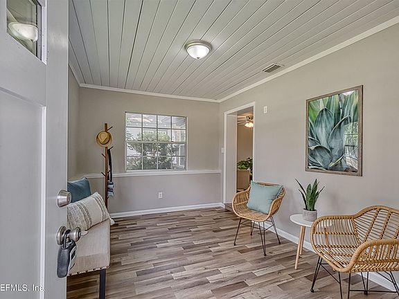 3rd image of 1558 Glendale St #12