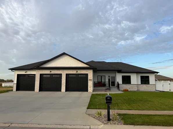 4938 17th St, Columbus, NE 68601