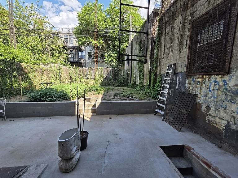 84 George St #1R — Photo 1