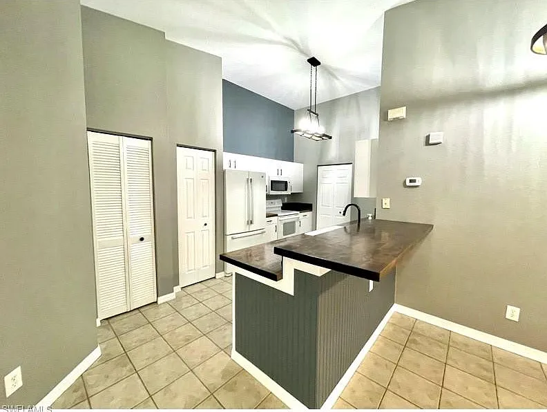 2 bed, 2.0 bath, 970 sqft, $1,850 — Photo 2
