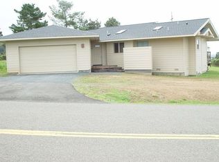 44801 Pomo Lake Dr, Manchester, CA 95459