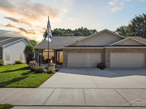 615 Gateway Pl, Essexville, MI 48732