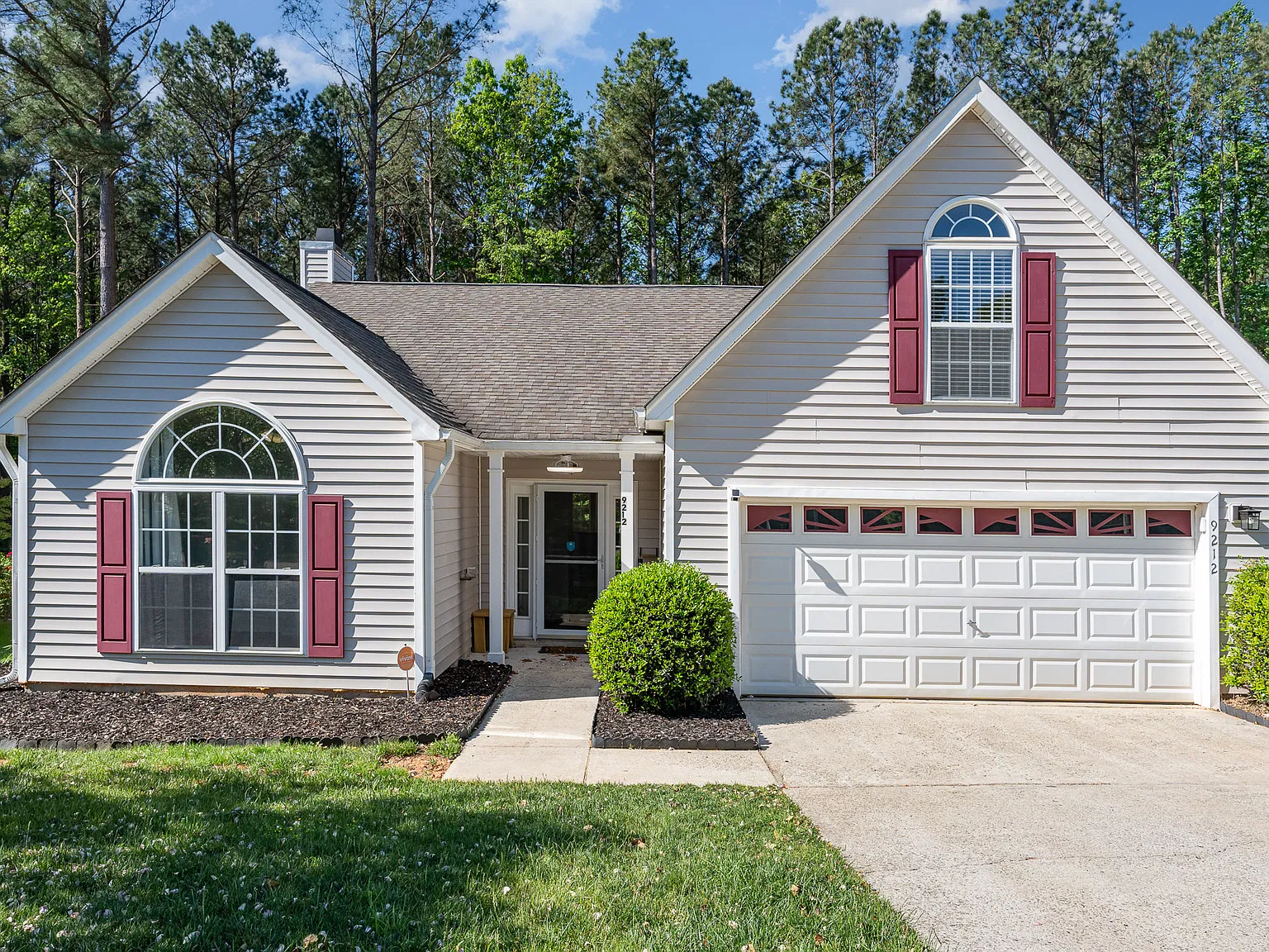 4 bed, 1831 sqft, $2,450 — Photo 1