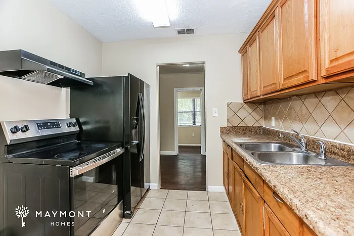 5453 Oak Forest Dr — Photo 9