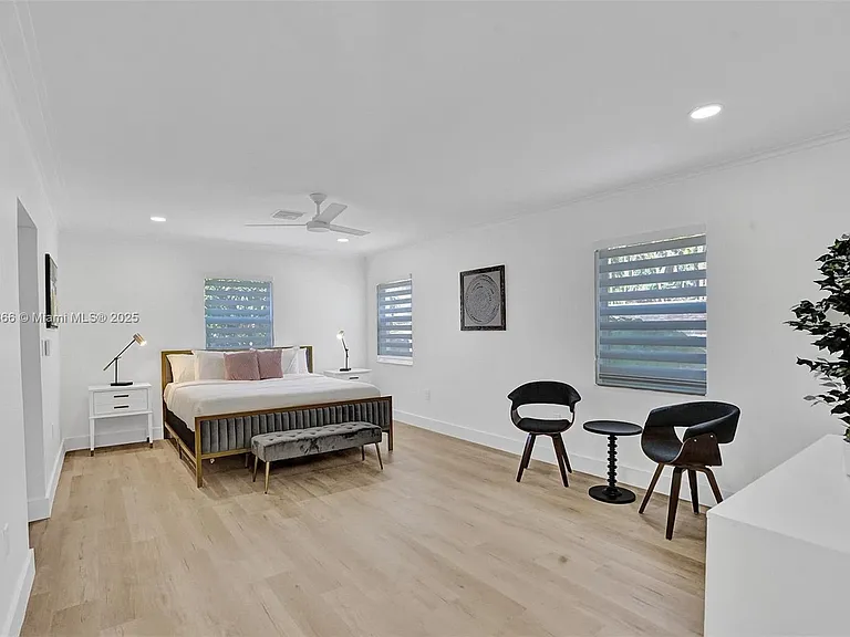 725 Harrison St — Photo 59