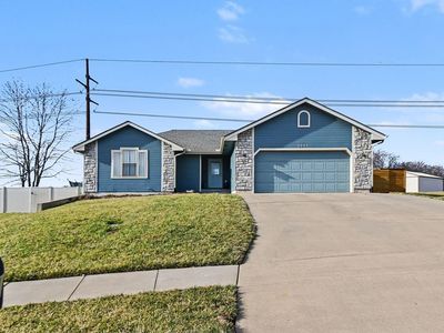 2241 SE Moorefield Ct, Tecumseh, KS, 66542