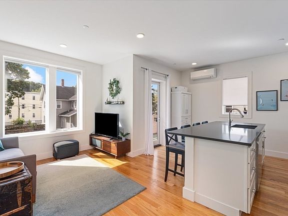 3rd image of 38 Colonial Ave #2