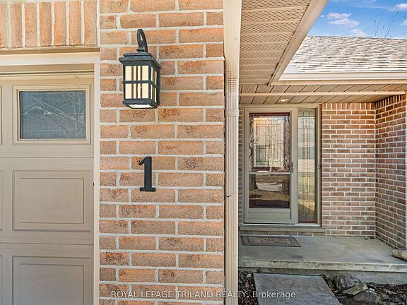 4th image of 70 Glenroy Rd #1