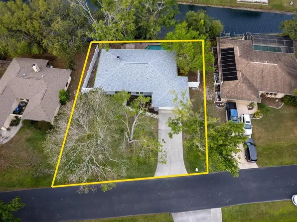 4453 Meadow Creek Cir, Sarasota, FL 34233