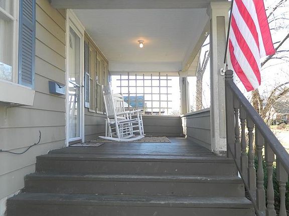 5th image of 824 Falls Ave