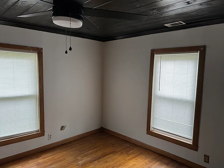 2408 Willow Rd — Photo 9