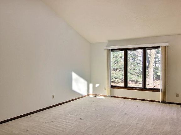 4th image of 5102 Solitude Dr