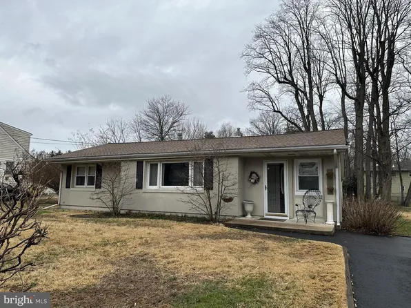 21 Vetterlein Ave, Hamilton, NJ 08619