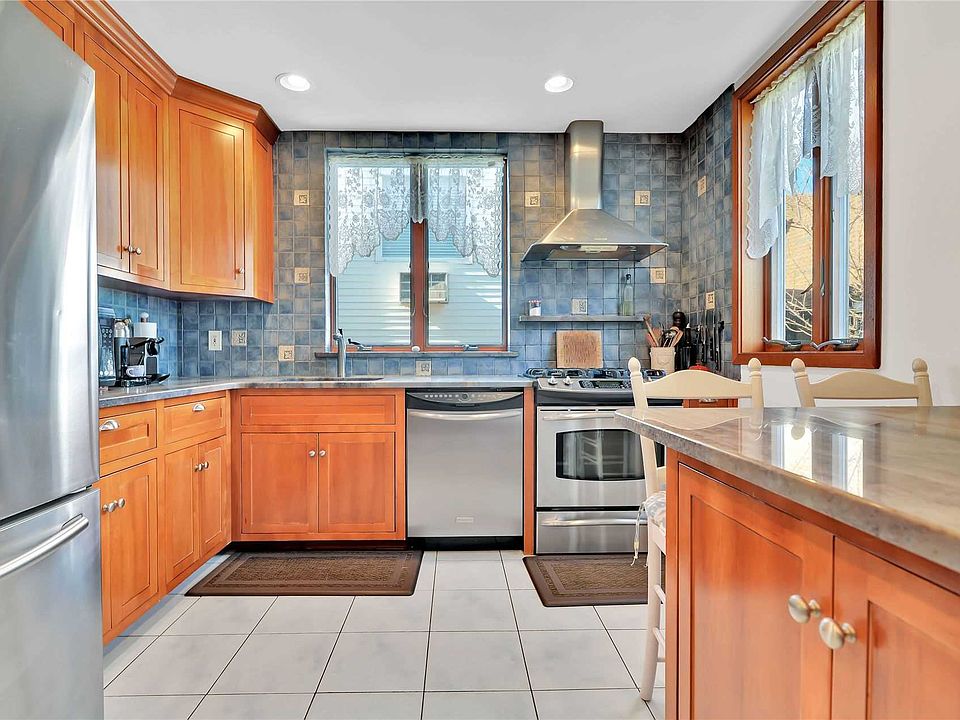 1st image of 9012 Holland Ave
