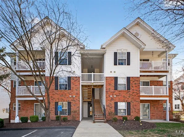 420 Benton Dr APT G, Saint Peters, MO 63376