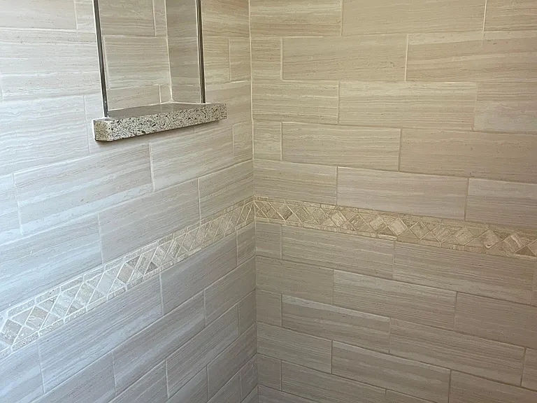 114 W B St — Photo 11