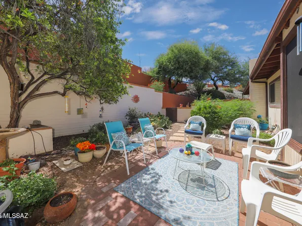 1051 W Calle Alhambra, Green Valley, AZ 85622
