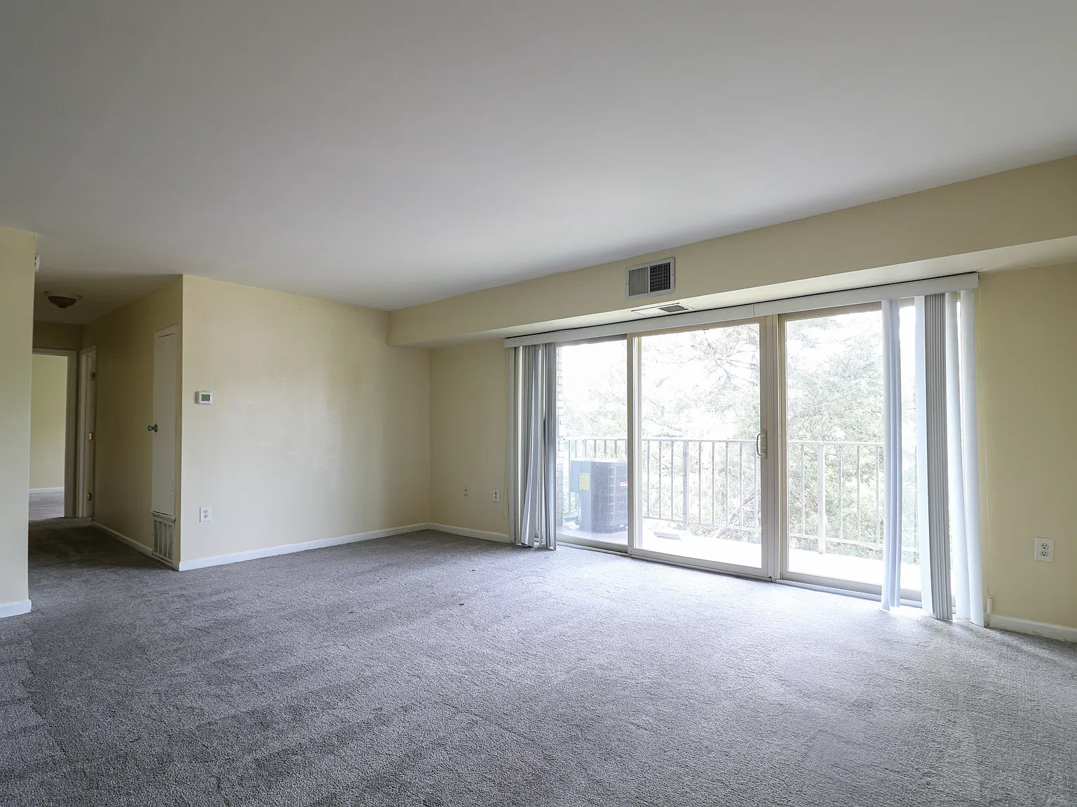 5201 Newton St — Photo 1