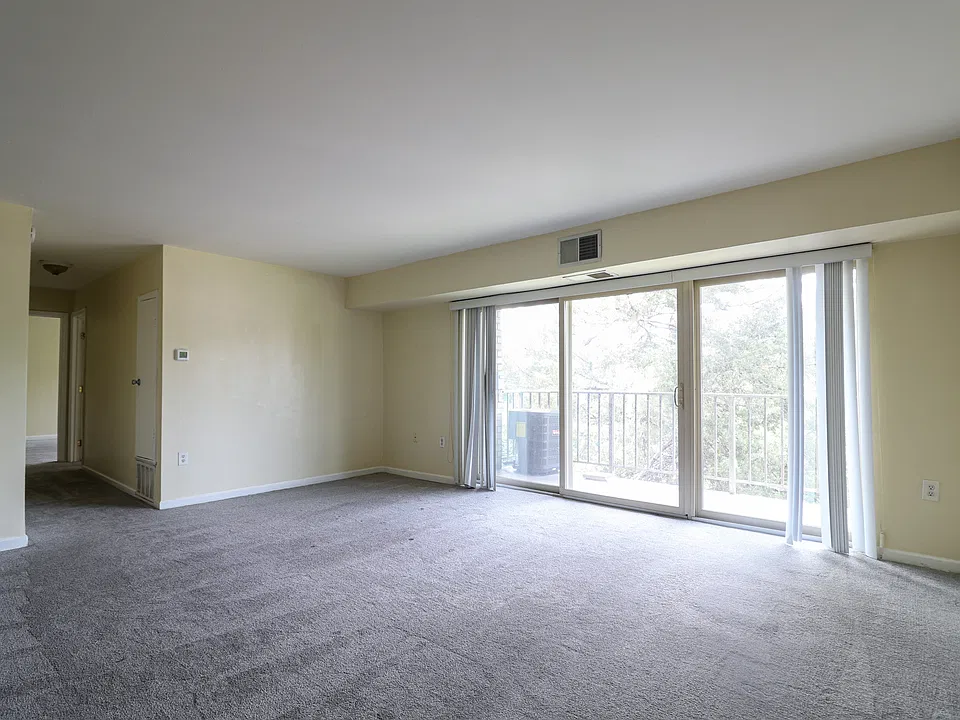 5201 Newton St #202