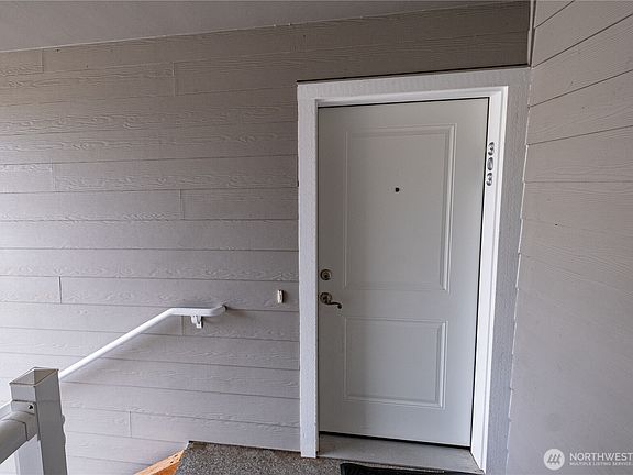 2nd image of 1651 SW Mulberry #E303