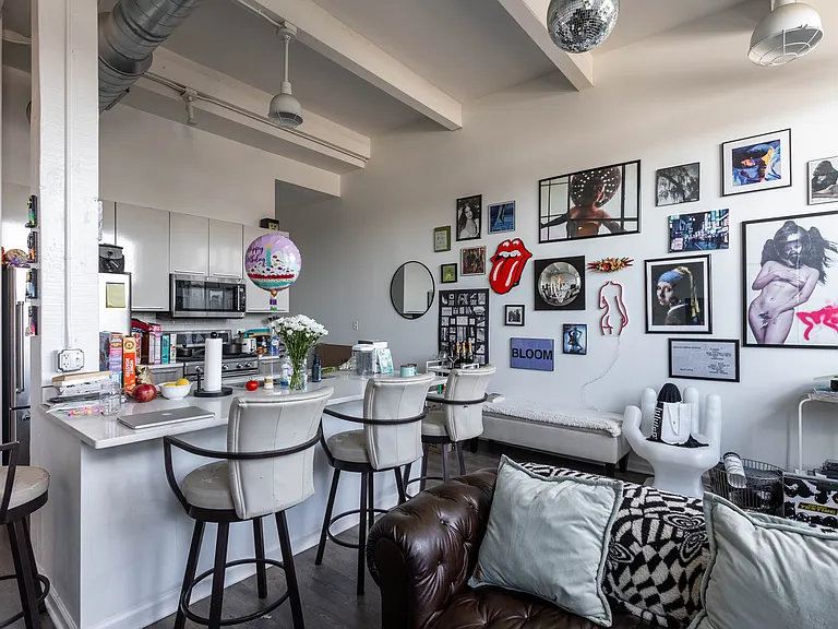 915 W Dakin St #3 — Photo 3