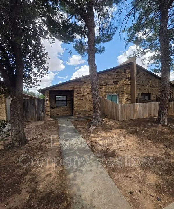 4422 Fairgate Dr