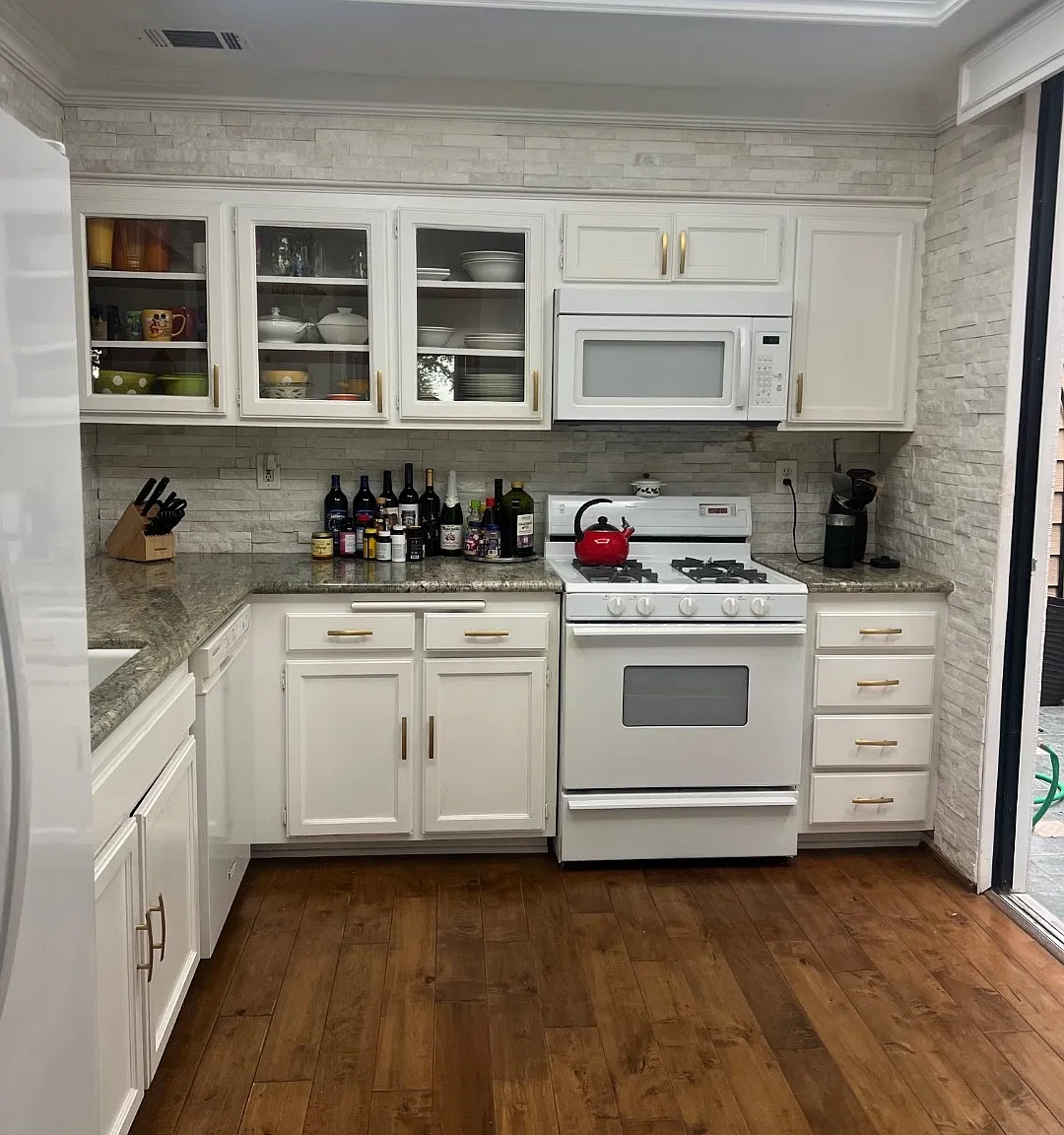 2 bed, 977 sqft, $3,500 — Photo 1
