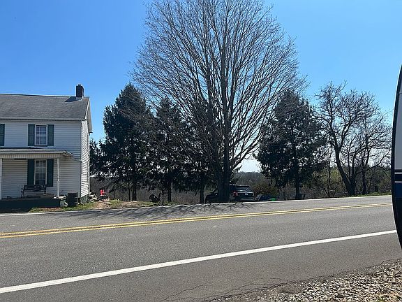 2nd image of 6688 Fairmont Pike Rd