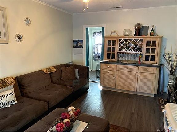 4th image of 307 Clearwater Dr