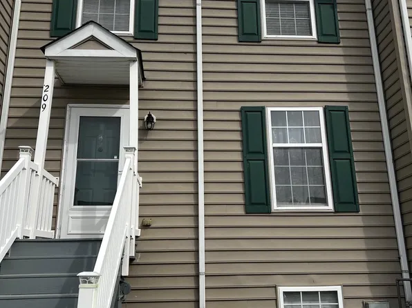 209 Preston Ln, Clayton, DE 19938