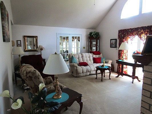 3rd image of 1129 W Moultrie Dr