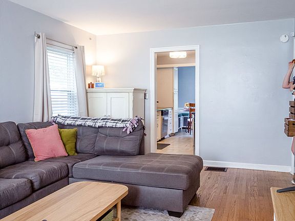 4th image of 5155 Evanston Ave