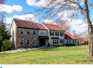 1164 Arrowhead Dr, West Chester, PA 19382