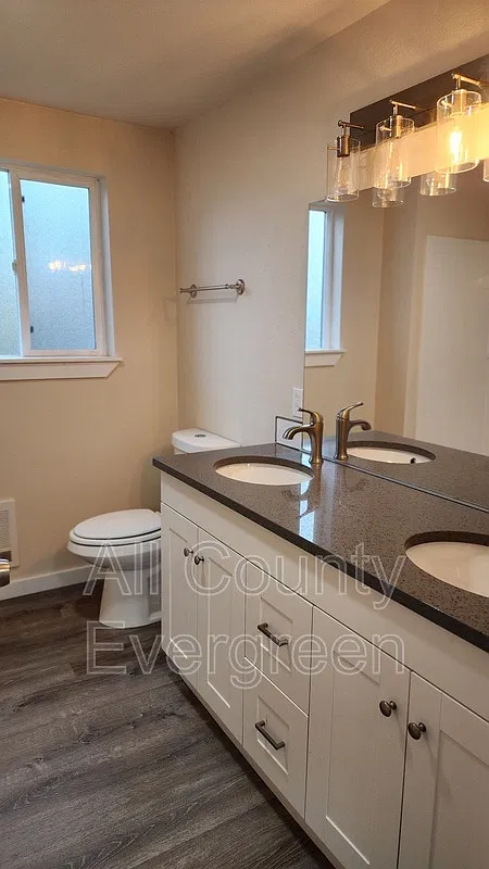 1405 Wright Ave — Photo 4