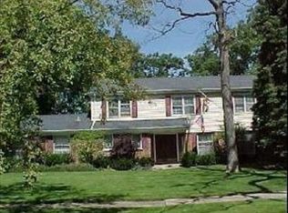 822 Highview Ter, Lake Forest, IL 60045