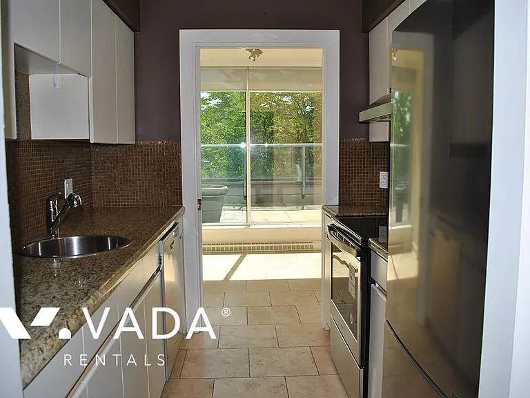 888 Hamilton St #203 — Photo 3