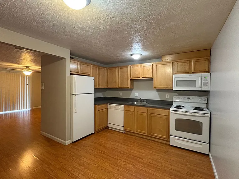 525 Lowell Ave — Photo 32