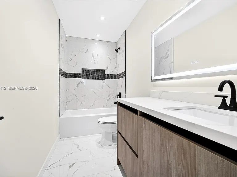 5715 Jackson St — Photo 25