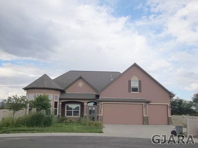 1st image of 593 Birchwood Ct
