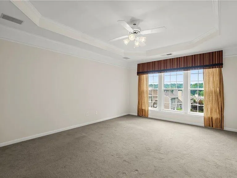2080 Vistoria Dr — Photo 16