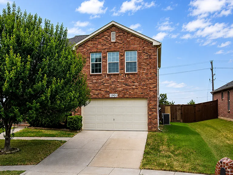 1901 Cliffrose Dr — Photo 1