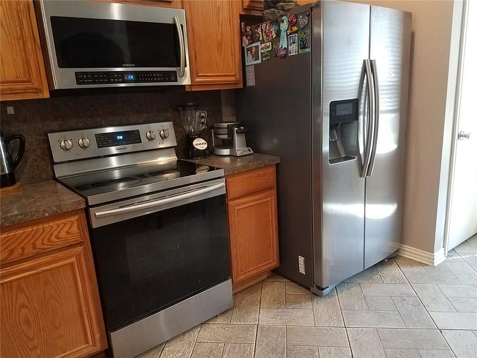 2nd image of 803 Fran St