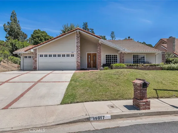 19817 Hiawatha St, Chatsworth, CA 91311
