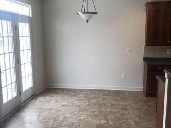4th image of 324 Munahan Cir #324B