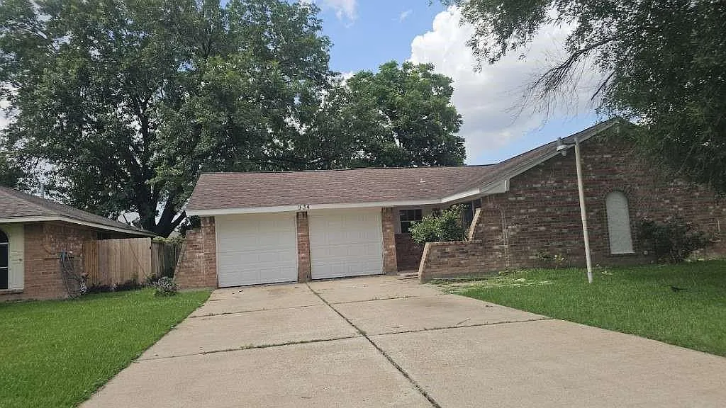 3 bed, 1.5 bath, 1008 sqft, $1,850 — Photo 1