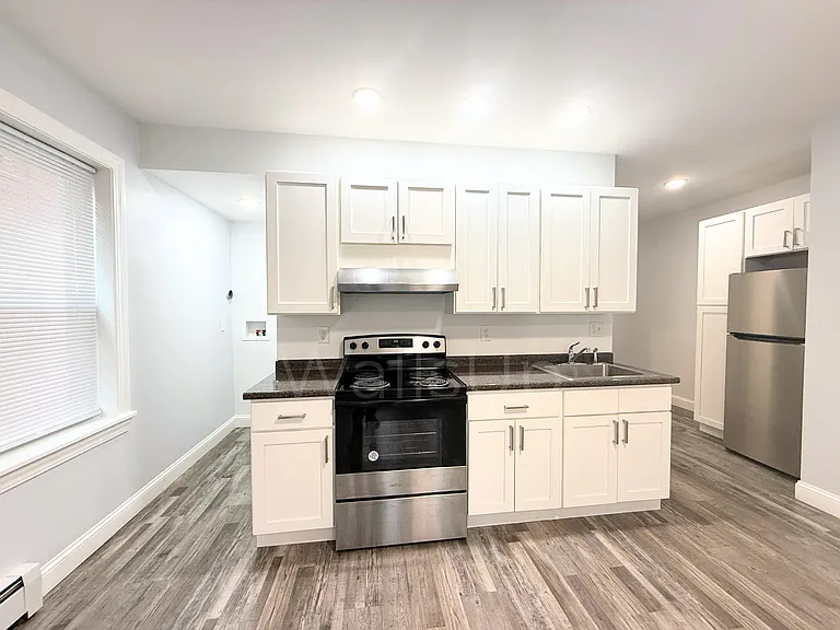 198 Homestead Ave #1 — Photo 3