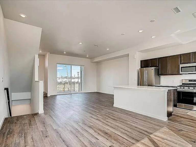 6770 Raritan Dr — Photo 5