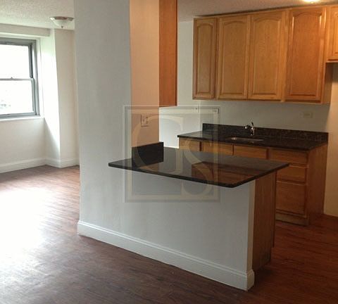 2nd image of 875 Boynton Ave APT 19G